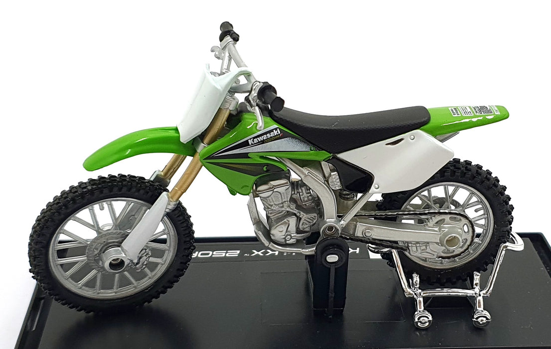 Maisto 1/18 Scale 04045 - Kawasaki KX 250F Motorbike - Green/White