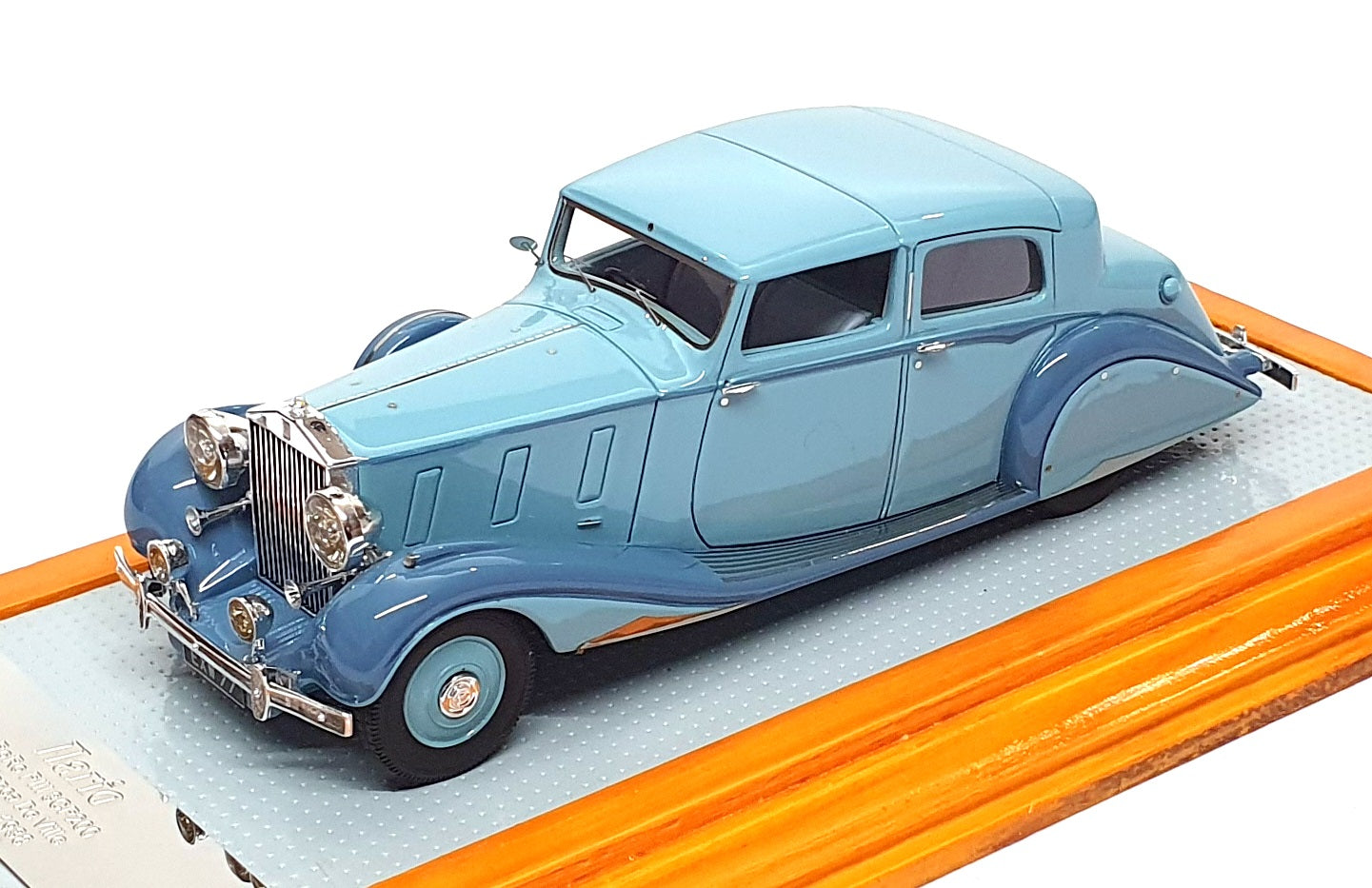 Ilario 1/43 Scale IL053 1938 Rolls Royce Phantom III Sedanca De Ville - 2T Blue