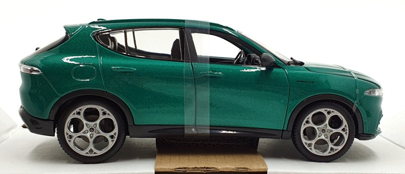 Burago 1/24 Scale Diecast 18-21109 - Alfa Romeo Tonale - Green
