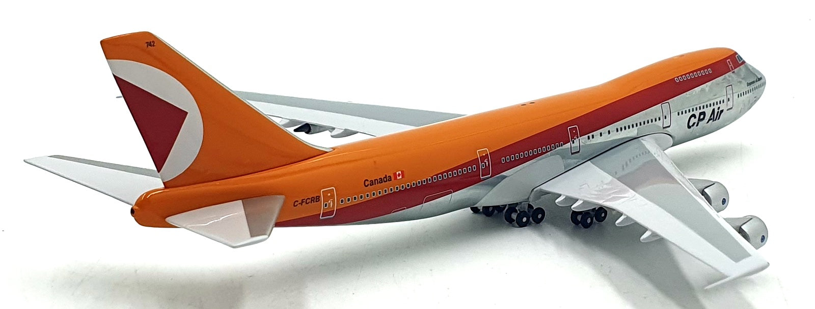Aero Classics 1/400 Scale 090326D - Boeing 747 "CP AIR" Aircraft C-FCRB