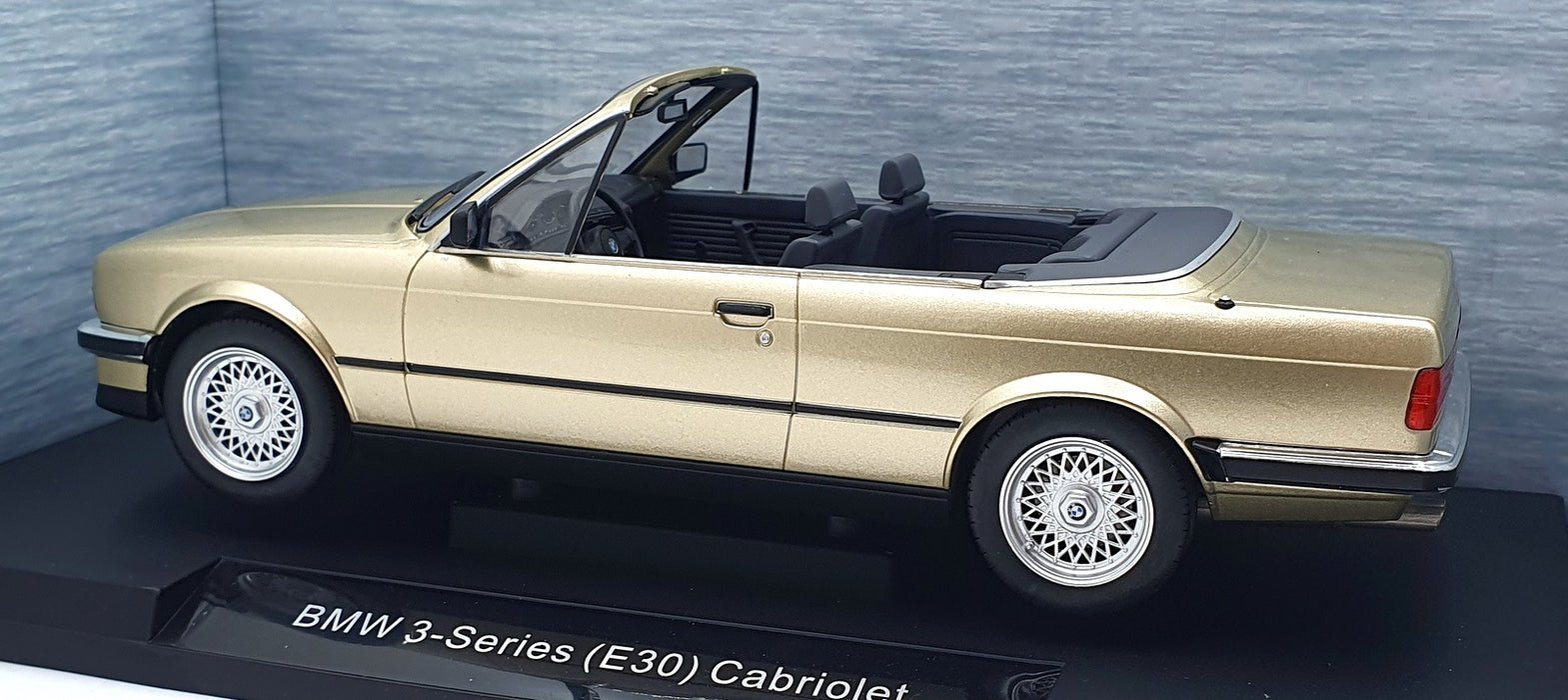 MCG 1/18 Scale Diecast MCG18544 - BMW 325i (E30) Convertible - Met. Beige