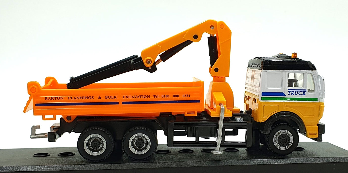 Cararama 1/60 Scale 100005B - Mercedes-Benz Construction Truck with Hook Orange
