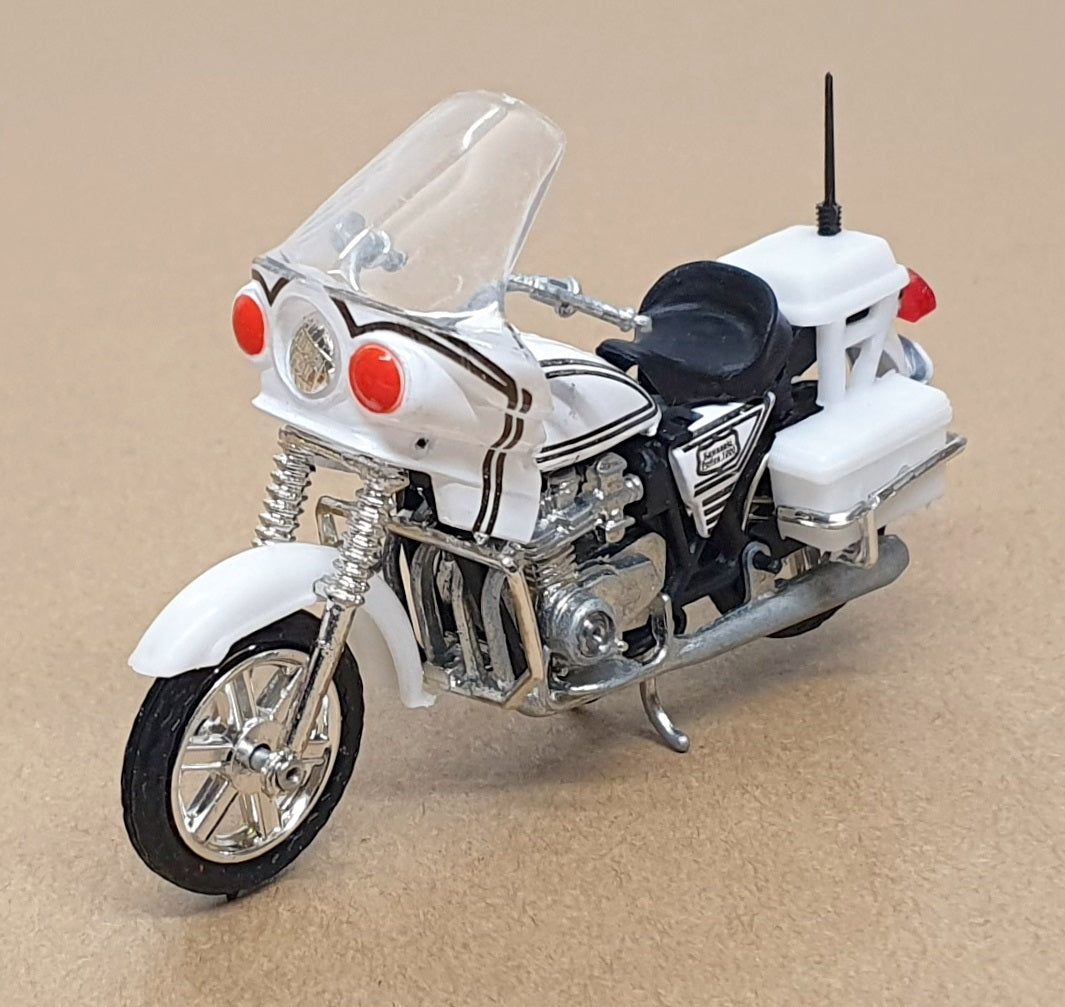 Speed Scenes Appx 9cm Long J62000 - Kawasaki 1000 Police Motorbike - White