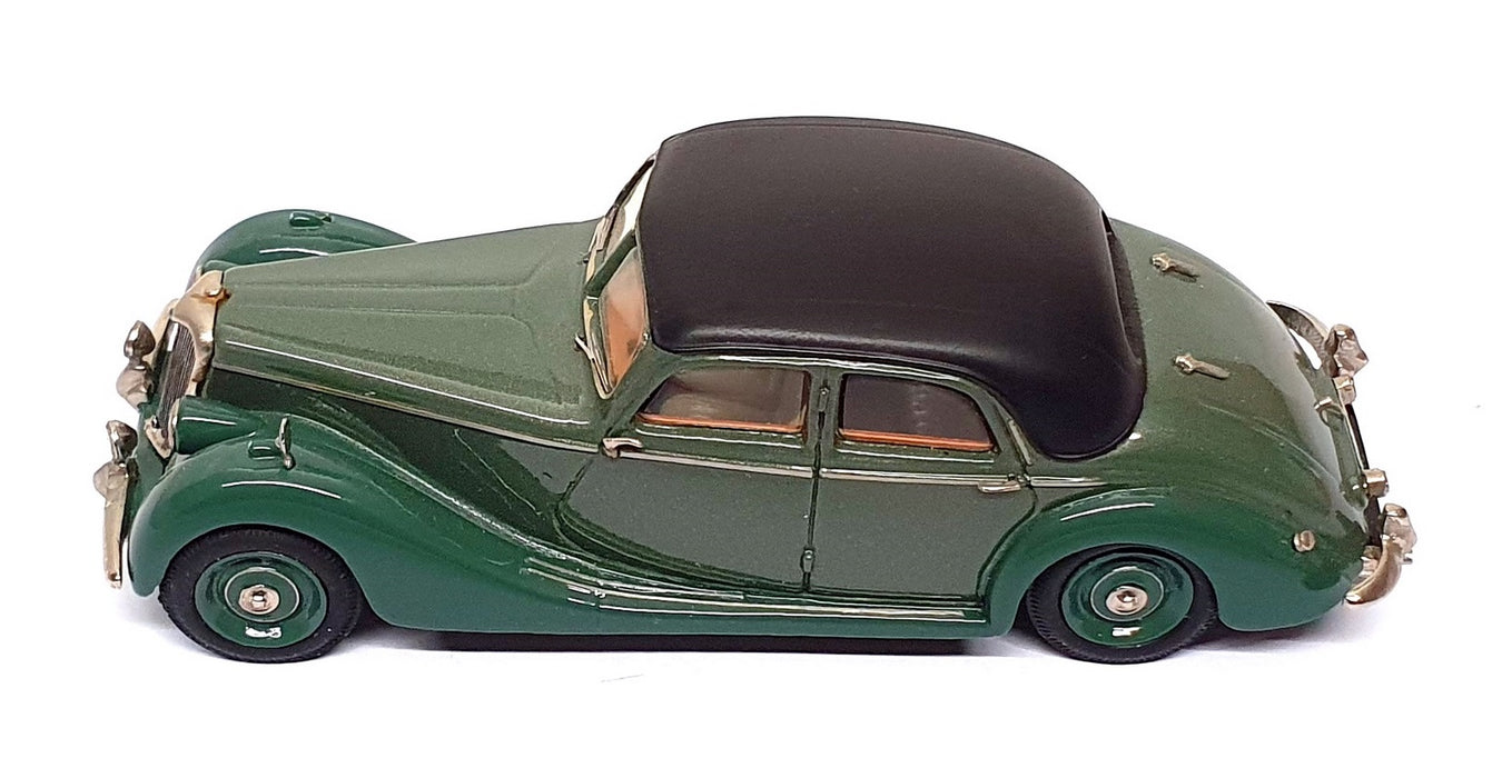 Crossway Models 1/43 Scale GC07 - Riley 2½ Litre Saloon - Green