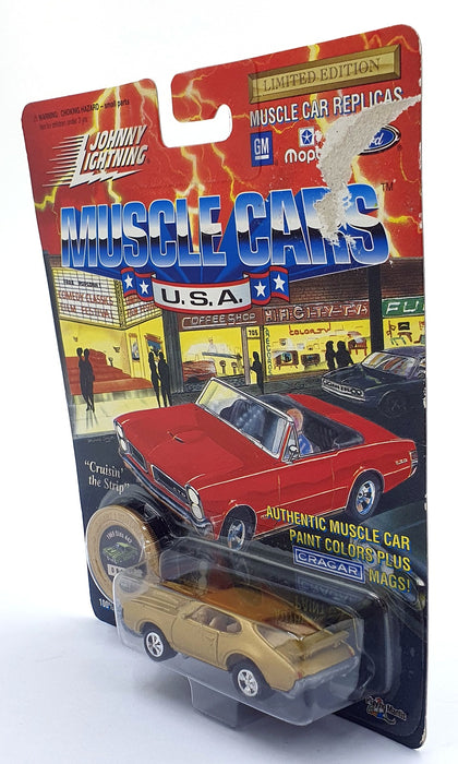 Johnny Lightning 1/64 Scale 200-120 Muscle Cars 1969 Olds 442 - Gold