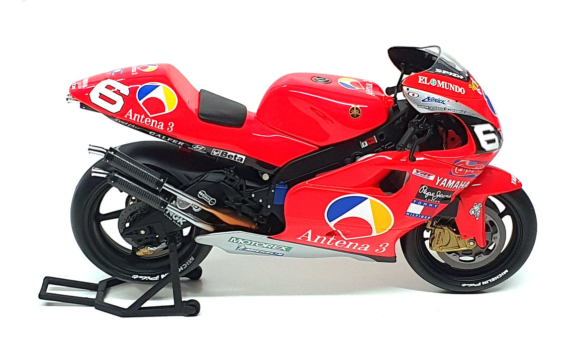 Minichamps 1/12 Scale 122 016306 - Yamaha YZR 500 N. Abe #6 500cc GP 2001