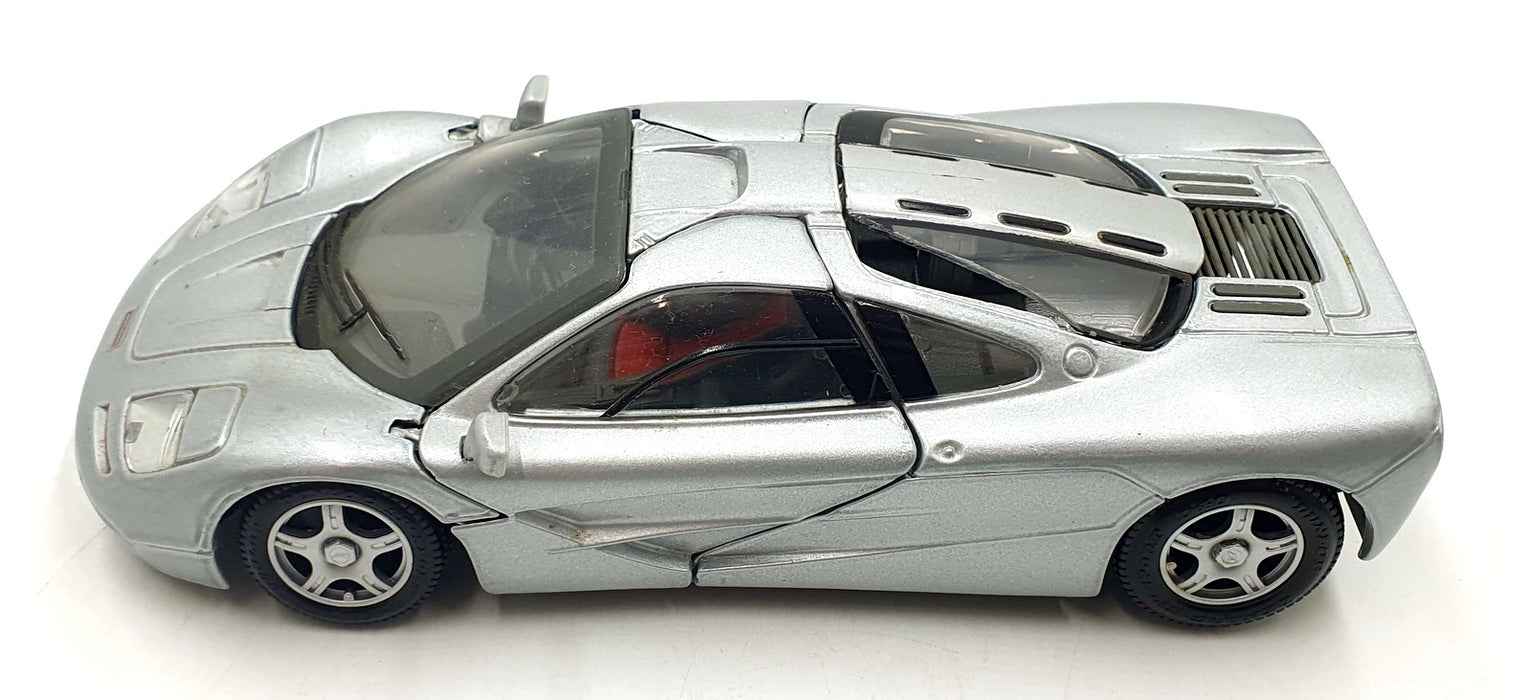 Maisto 1/24 Scale 2969 - 1993 McLaren F1 Roadcar Shell - Silver