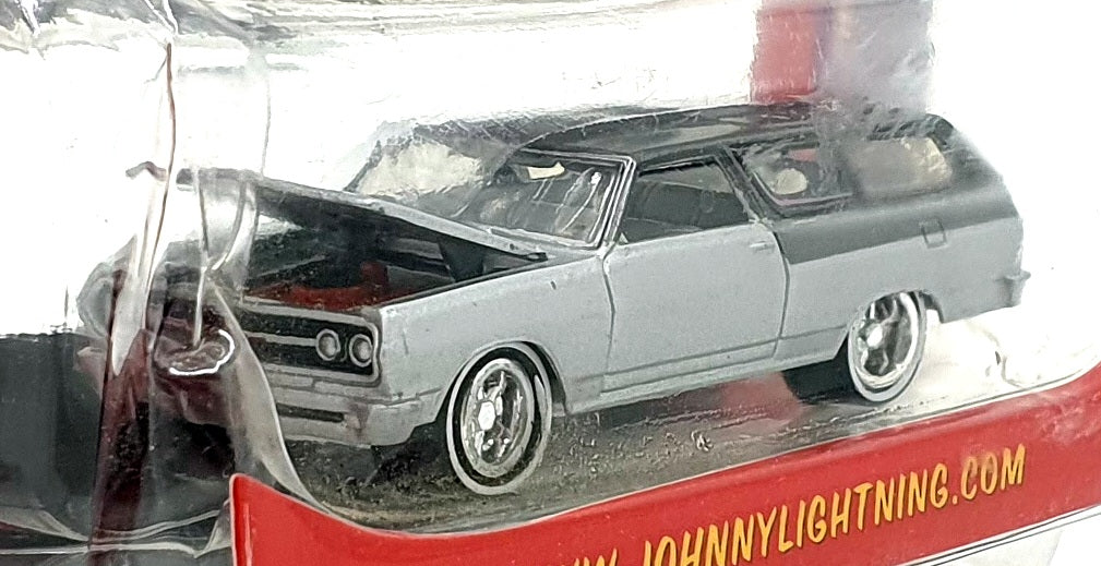 Johnny Lightning 1/64 Scale 50186 1965 Chevrolet Chevelle Wagon - Silver