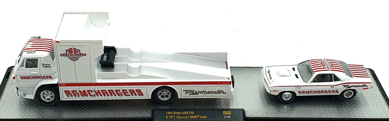 Castline M2 Machines 1/64 Scale R66 '66 Dodge L600 COE & '71 Plymouth HEMI Cuda