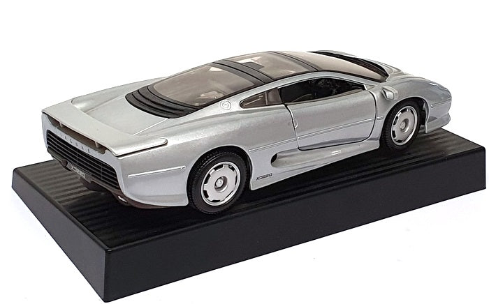 Maisto 1/24 Scale Diecast 31907 - 1992 Jaguar XJ220 - Silver