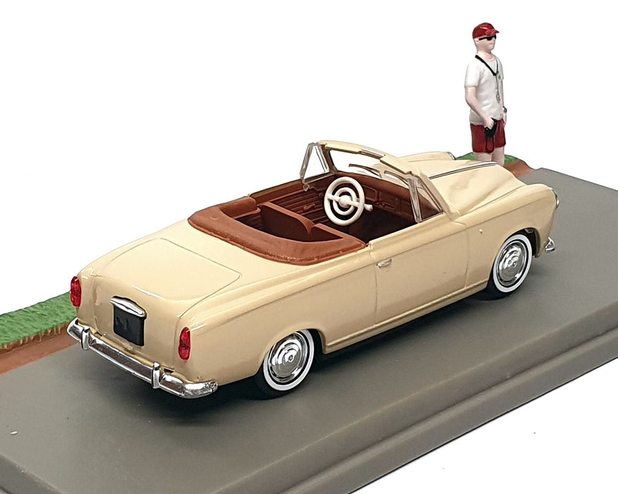 Solido 1/43 Scale SD004 - Peugeot 403 Convertible Diorama - Beige