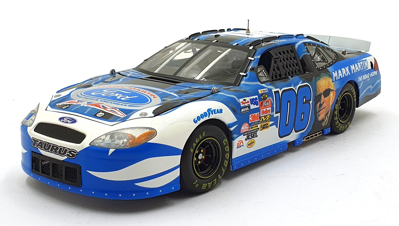 Team Caliber 1/24 Scale M5206197BP - Ford Taurus Nascar #6 Brick Paver - Martin