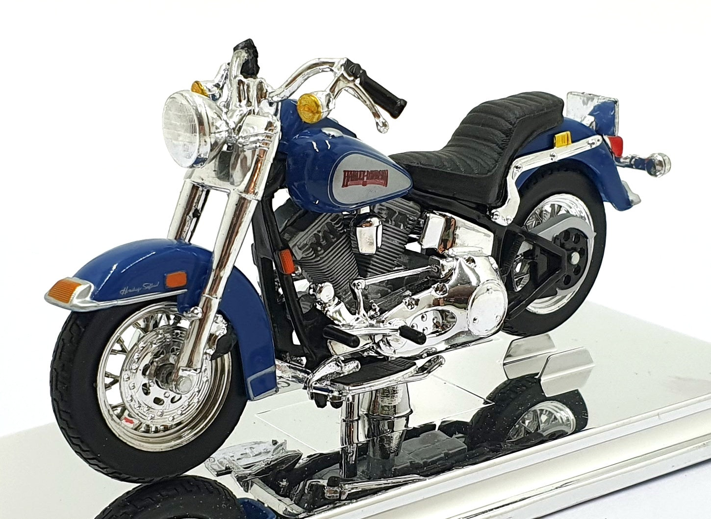 Maisto 1/18 Scale 39712 - Harley Davidson 1986 FLST Heritage Softail Evolution