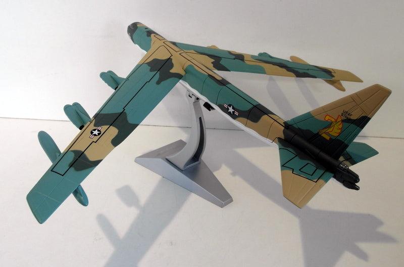Corgi 1/144 Scale AA33505 Boeing B-52F Stratofortress 328BS 93BW 1971