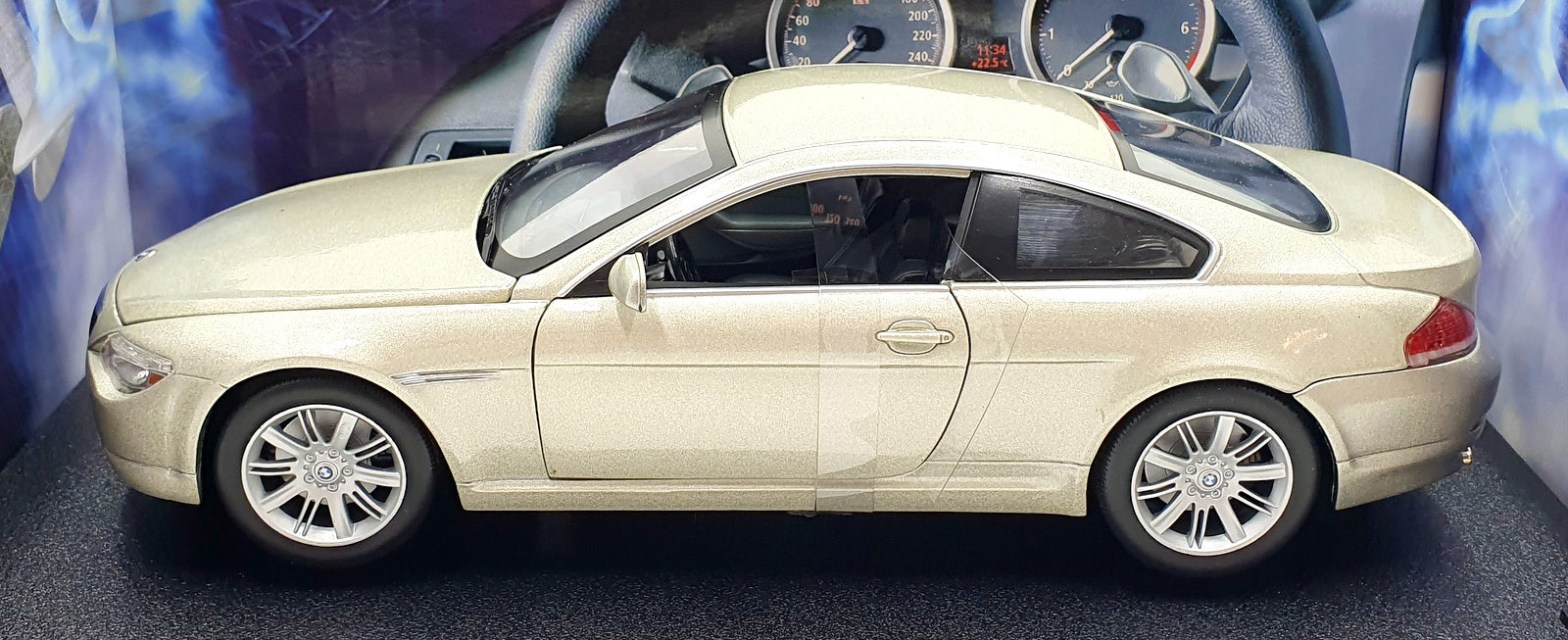 Hot Wheels 1/18 Scale Diecast B3243 - BMW 645Ci - Champagne 