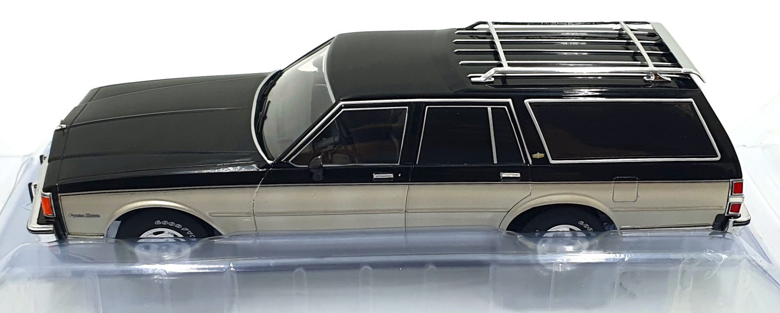 MCG 1/18 Scale Diecast MCG18478MCW - 1985 Chevrolet Caprice Estate Wagon - Black