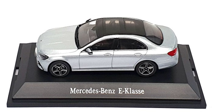 iScale 1/43 Scale B6 696 0498 - Mercedes Benz E-Class - Hitech Silver