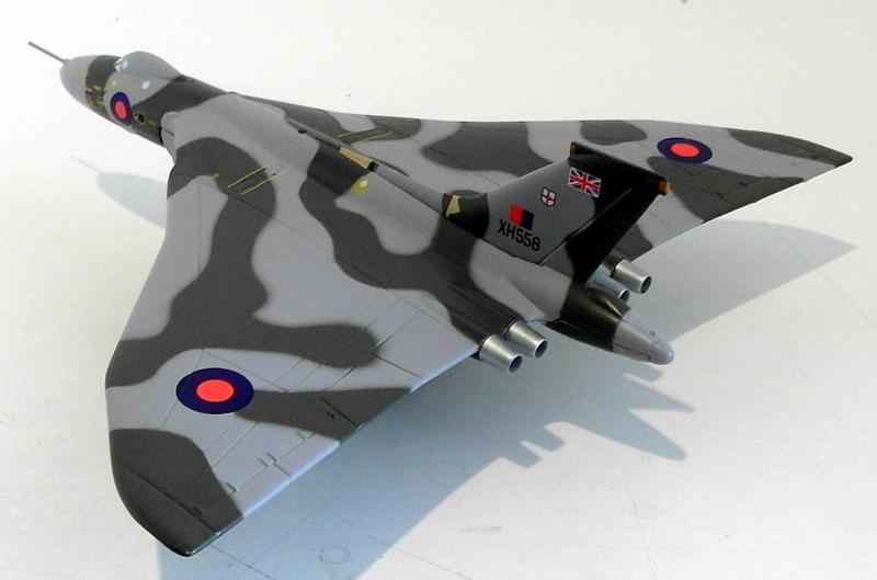 Corgi 1/144 Scale 48303 Avro Vulcan B2 XH558 First and Last in Service