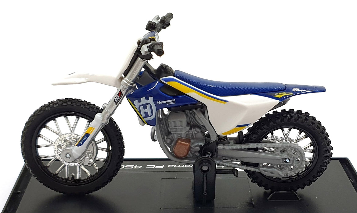 Maisto 1/18 Scale 39300 - Husqvarna Motorbike - White/Blue