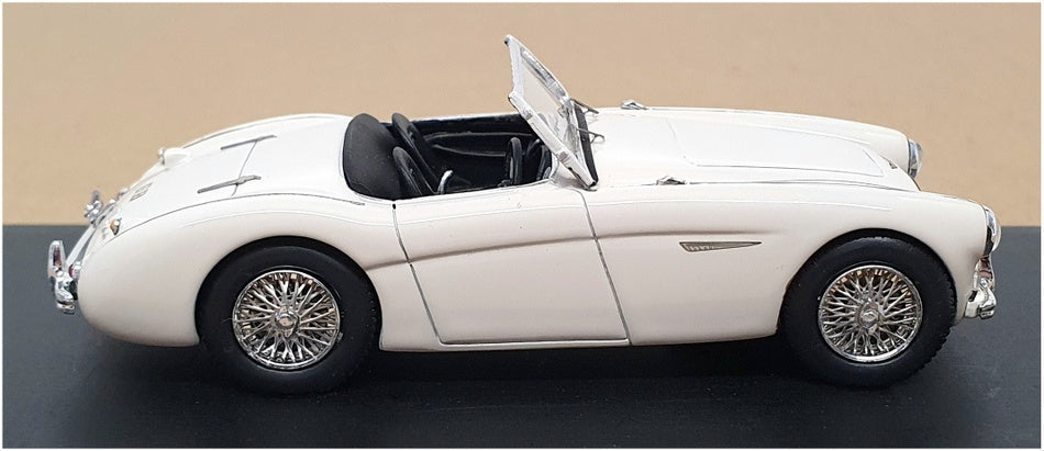 Spark Model 1/43 Scale S0802 - 1955 Austin Healey 100 BN2 - White