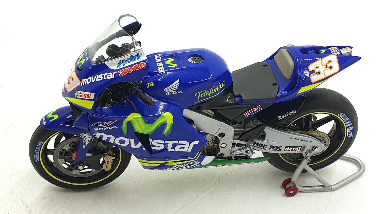 Minichamps 1/12 Scale 122 051033 Honda RC211V Movistar Melandri Moto GP 2005