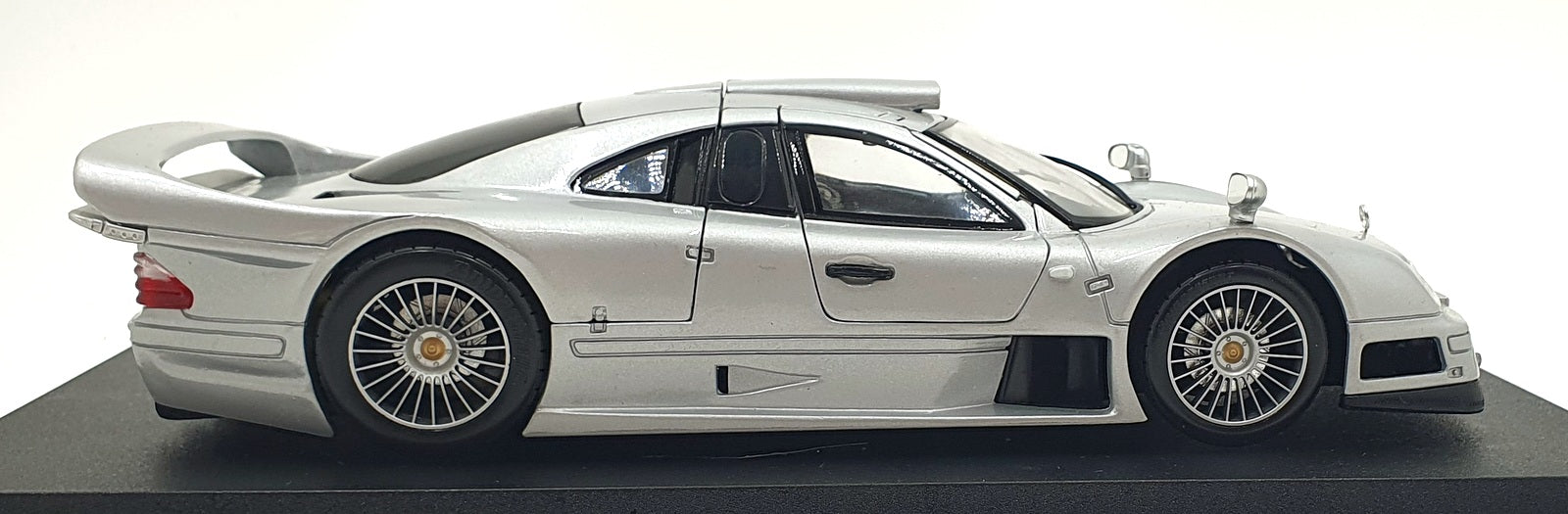 Maisto 1/18 Scale Diecast 36849 - Mercedes CLK-GTR Street Version - Silver