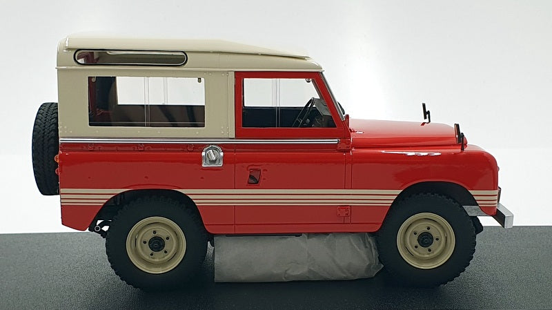 Cult Models 1/18 Scale CML114-4 - 1978 Land-Rover 88 Series III -  Red