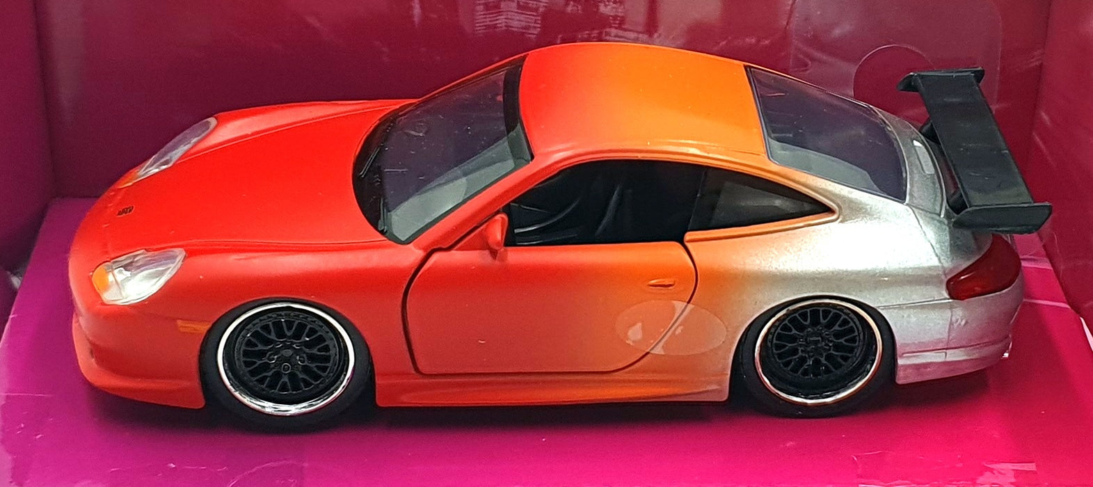 Jada 1/32 Scale 24106 - Porsche 911 GT3 (996) - Red/Orange/Silver