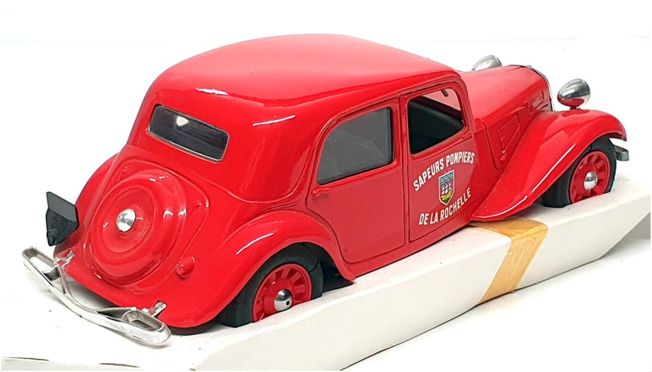 Eligor 1/20 Scale 3004 - Citroen Traction Sapeurs Pompiers Fire Car - Red