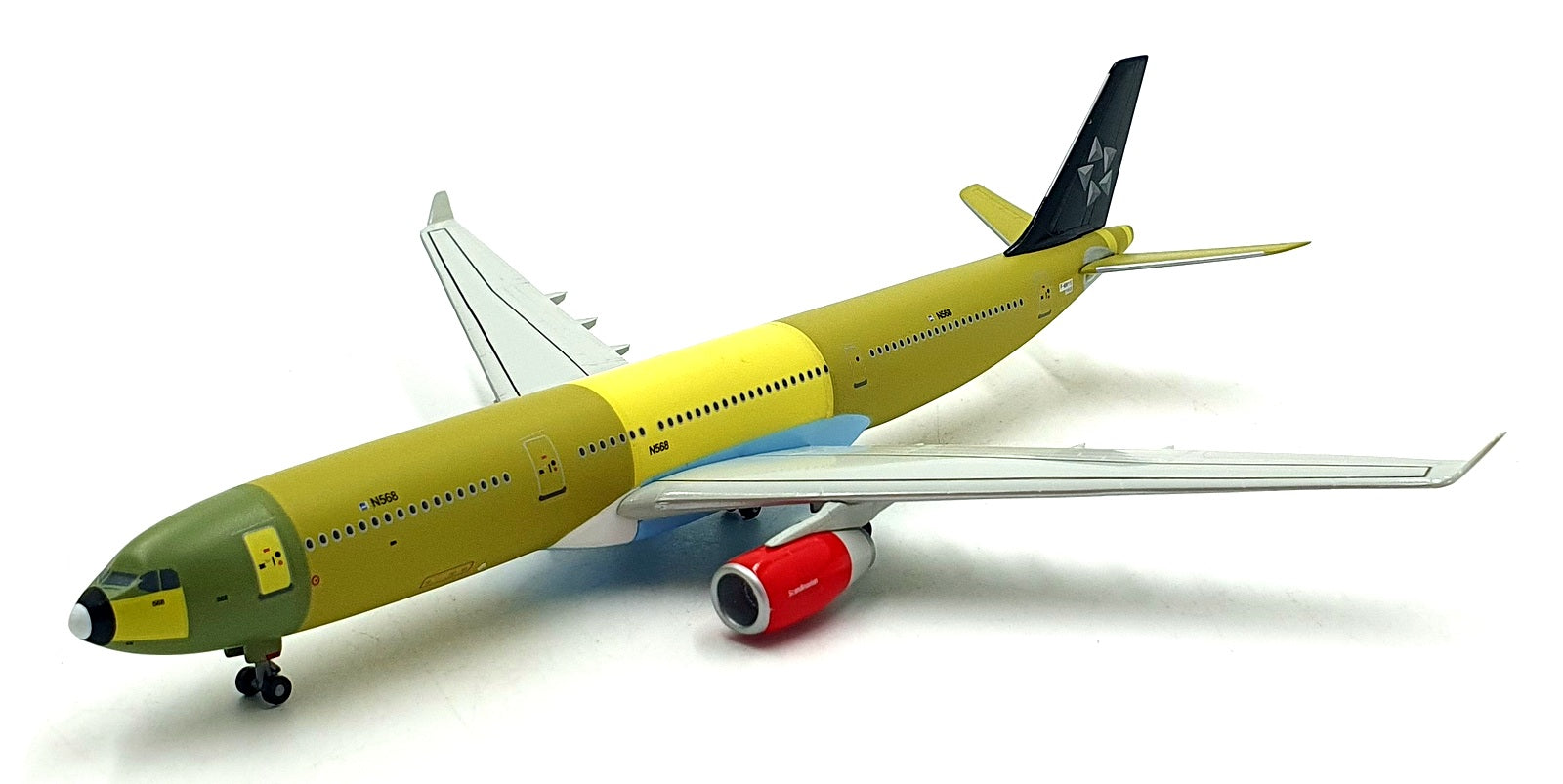 Dragon Models 1/400 Scale 556551-03 - Airbus A330-300 SAS Aircraft
