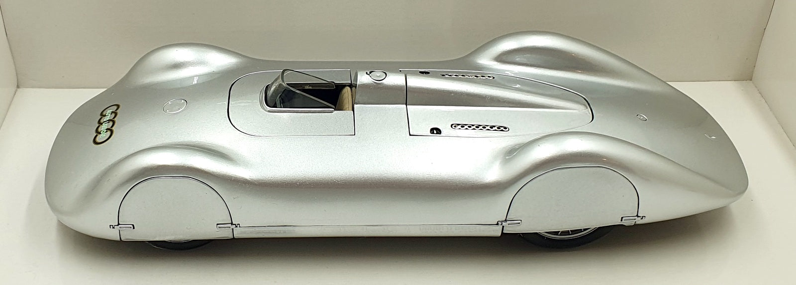 Revell 1/18 Scale 08420 - Auto Union Typ C World Record Car - Silver