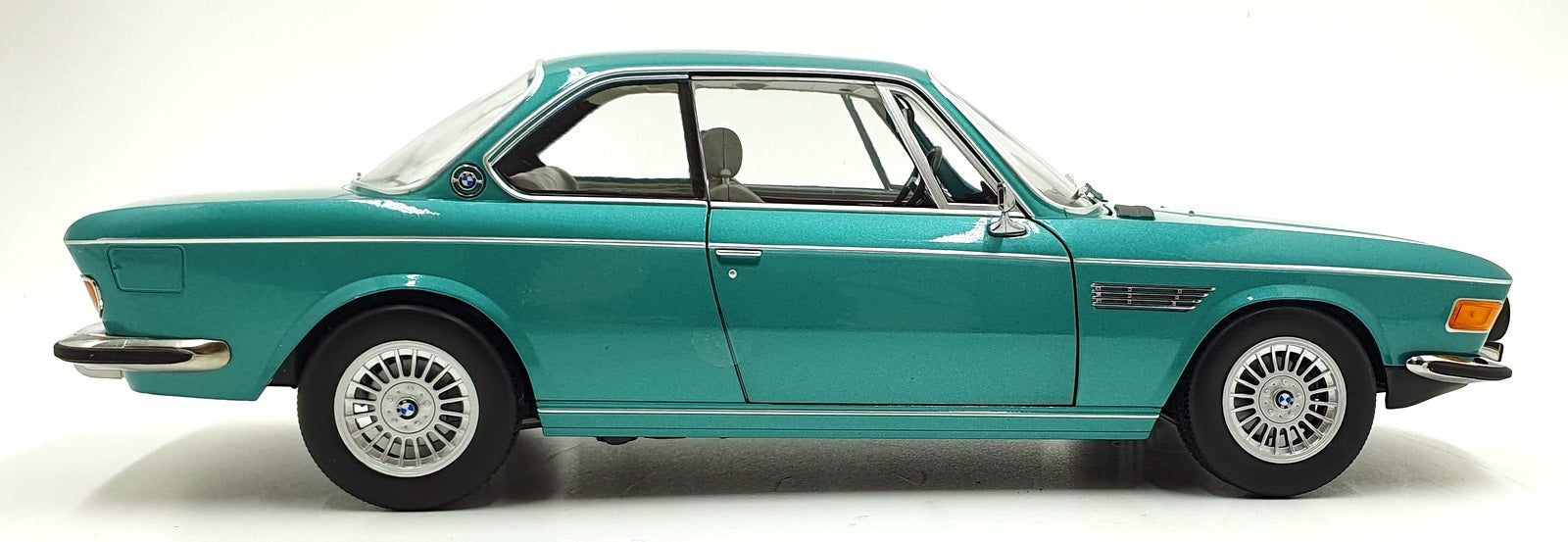 KK Scale 1/12 Scale KKDC120191A - 1971 BMW 3.0 CSi (E9) - Met. Turquoise