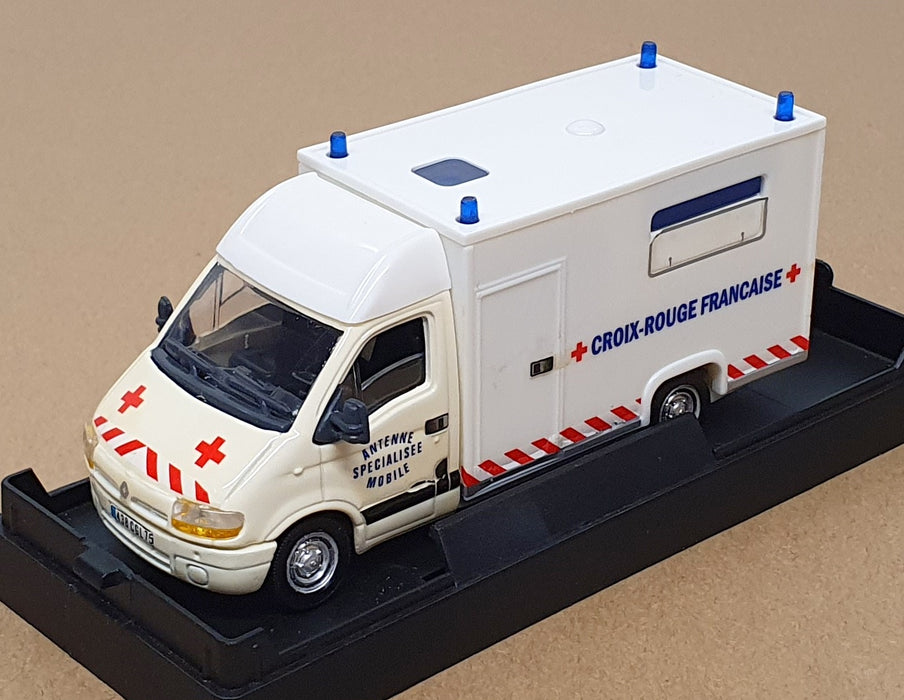 Solido 1/50 Scale 98014 - Renault Master Croix Rouge Ambulance - White