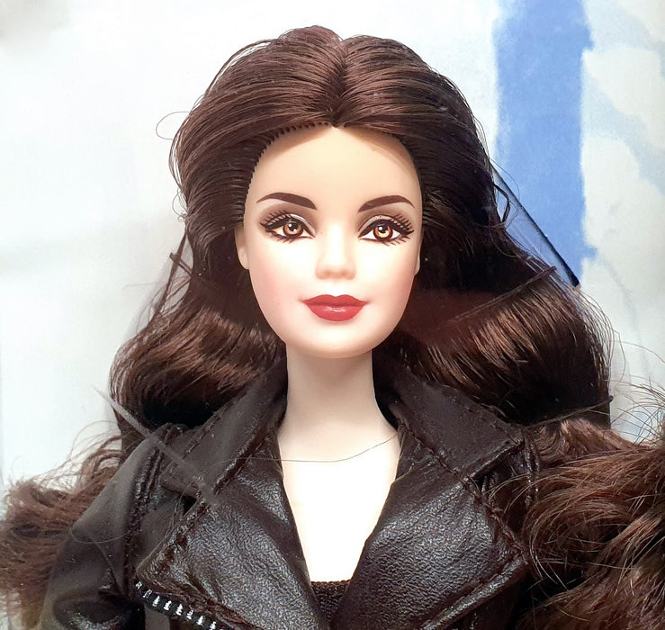 Mattel X8250 - The Twilight Saga Breaking Dawn Part 2 Pink Label Bella Doll
