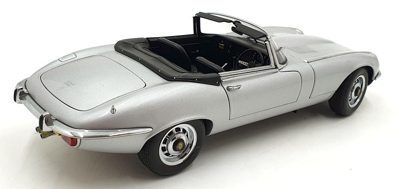 Autoart 1/18 Scale Diecast DC2425F - Jaguar E-Type Cabriolet - Silver