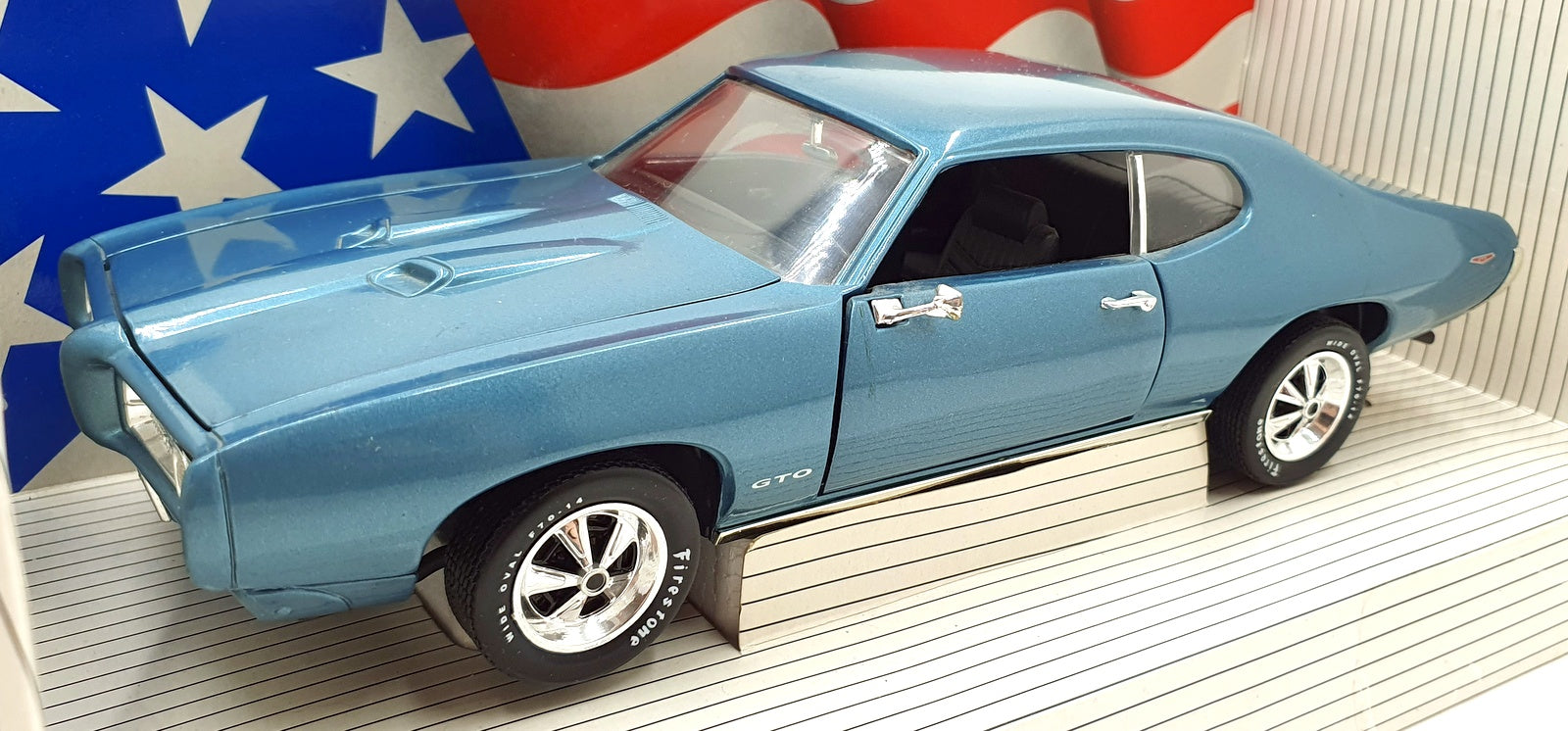 Ertl 1/18 Scale Diecast 7466 - 1969 Pontiac GTO - Blue