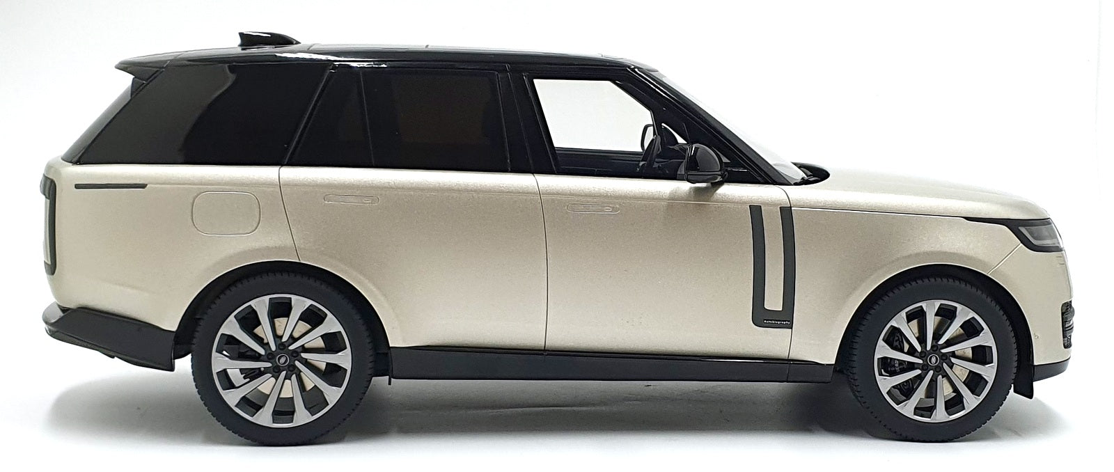 GT Spirit 1/12 Scale Resin GT542 Range Rover Autobiography P530 - Silver