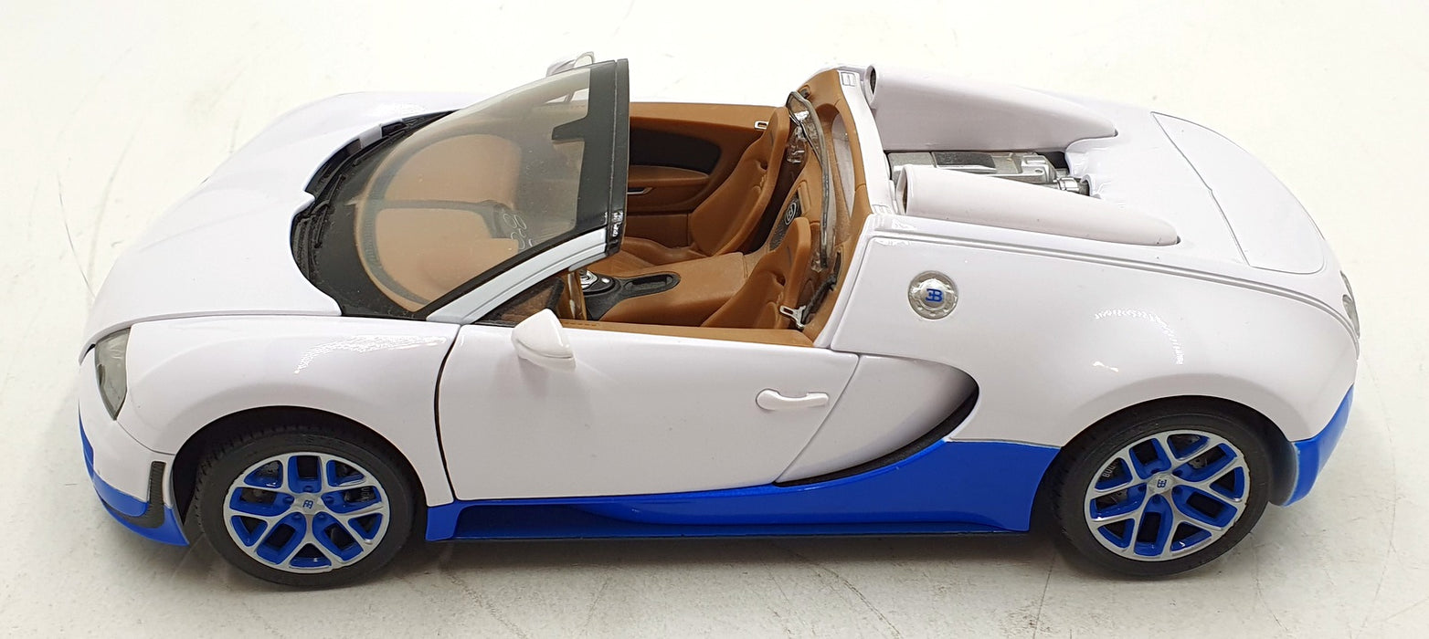 Rastar 1/18 Scale Diecast 43900 Bugatti Veyron 16.4 Gran Sport White/Blue