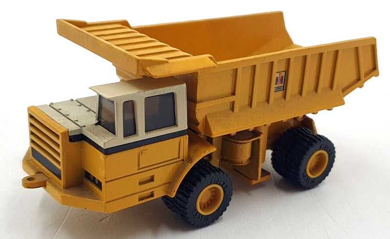 Ertl 1/80 Scale Diecast 1852 - International 350 Hauler - Yellow
