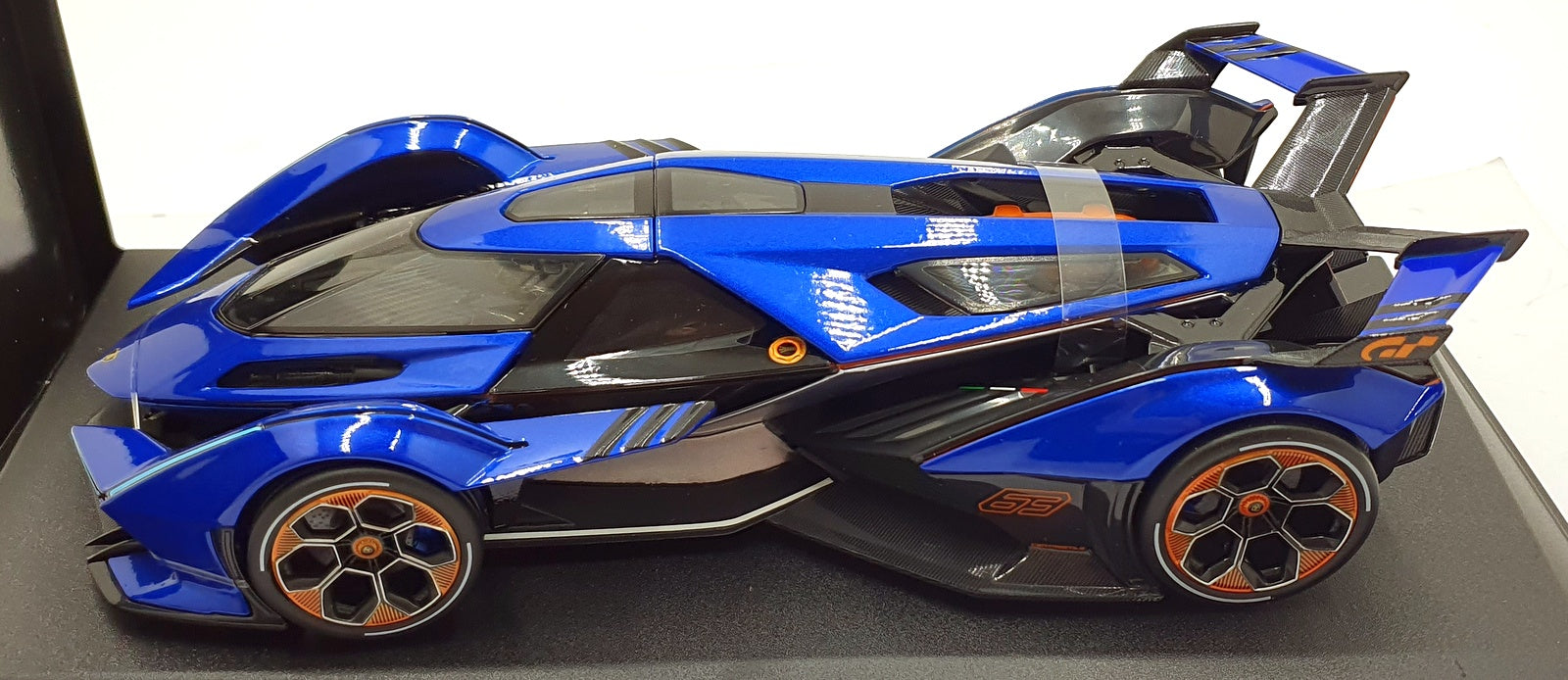Maisto 1/18 Scale Diecast 31454 - Lamborghini V12Vision Gran Turismo Blue/Black