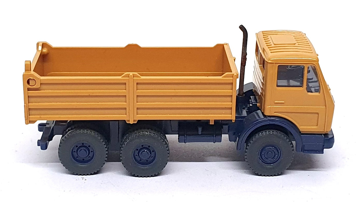 Wiking 1/87 Scale 16673 - Mercedes Benz Tipper Truck - Mustard