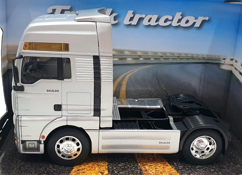 Welly 1/32 Scale Diecast 32640W - MAN TG510A - Silver
