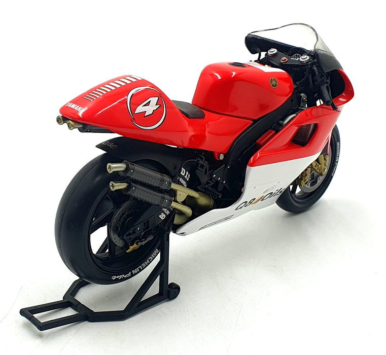 Minichamps 1/12 Scale 122 006304 - Yamaha YZR 500 Max Biaggi 2001