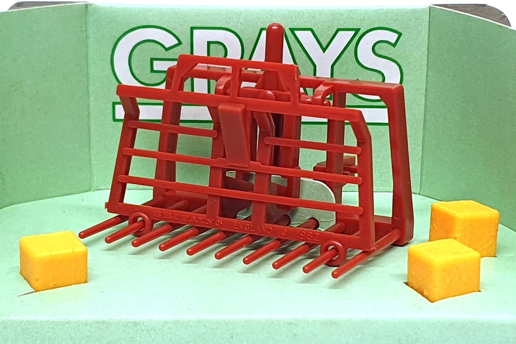 Britains 1/32 Scale 9543 - Farm Implement Push-Off Buck Rake - Brown