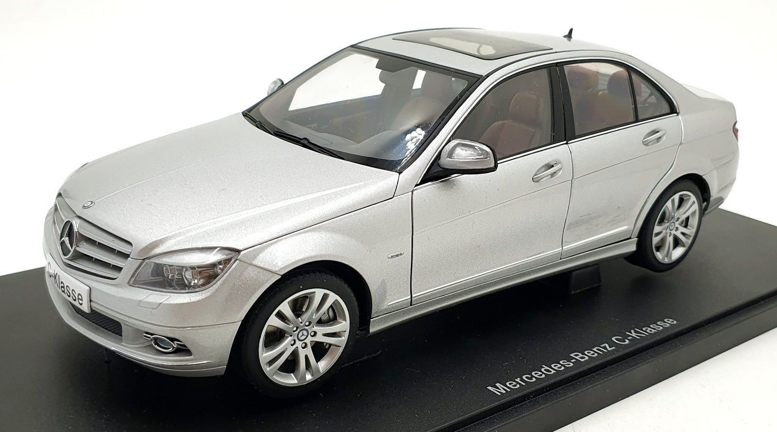 Autoart 1/18 Scale 76263 - Mercedes-Benz C-Class Limousine Avantgarde - Silver