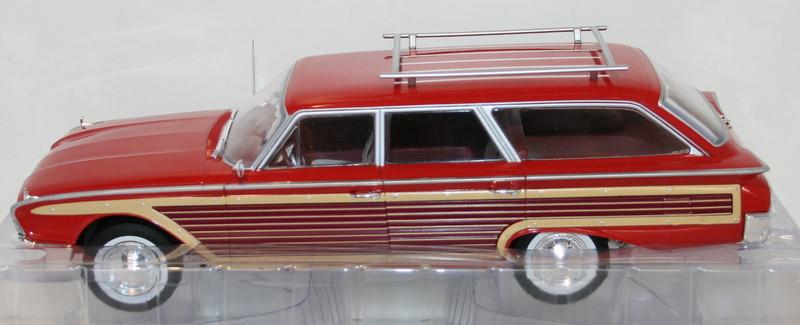Model Car Group 1/18 Scale MCG18074 - Ford Country Squire - Red
