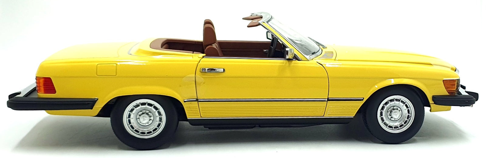 KK Scale 1/12 Scale KKDC120263 - 1979 Mercedes Benz SL-Class 450Sl Cabriolet USA