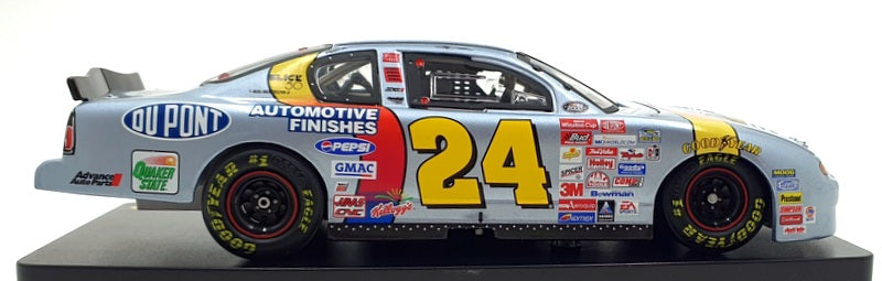 Revell 1/24 Scale 10946 - Chevrolet #24 DuPont Automotive Finishes 2000 - Gordon