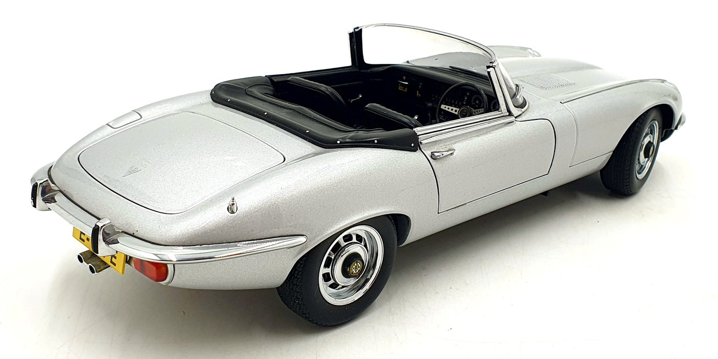 Autoart 1/18 Scale Diecast DC18626Q - Jaguar E-Type Cabriolet - Silver