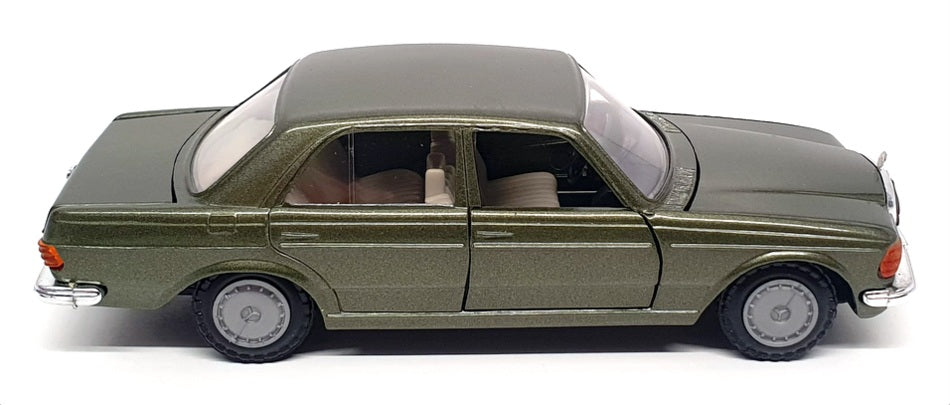 Cursor 1/35 Scale 576 - Mercedes Benz 200D-300D 200-280E - Green